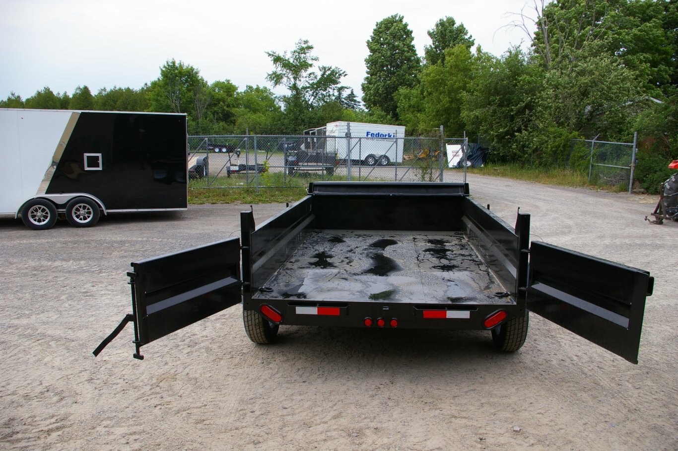 2025 6X10 DUMP TRAILER, TANDEM AXLE, STEEL, BLACK, 7020GVWR 