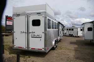 2026 4 HORSE SLANT GN W/ 15 FT LQ, ALUMINUM, WHITE, 15000GVWR 