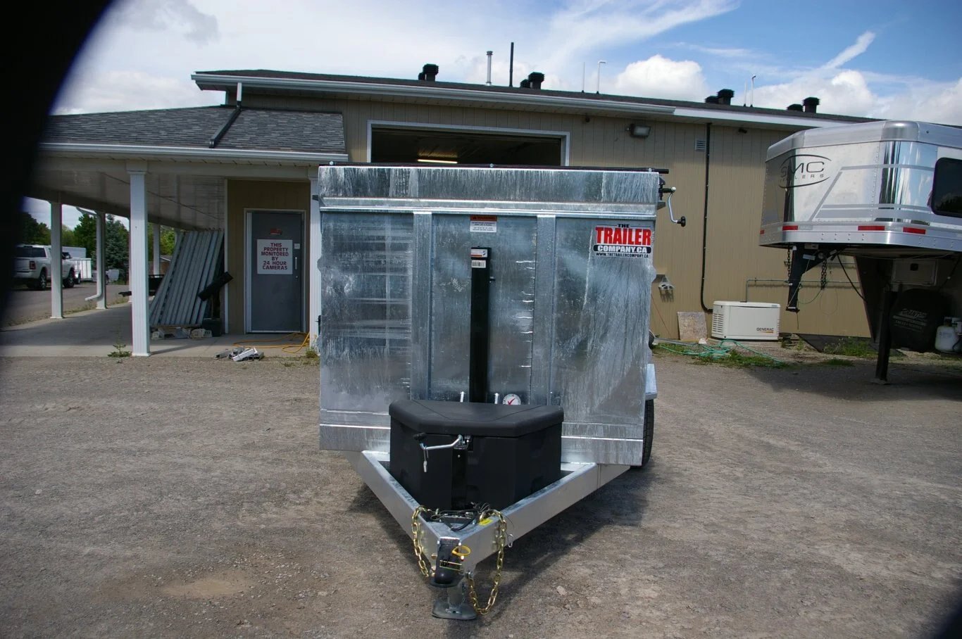 2026 AMBASSADOR STRAIGHT LOAD, 90, REAR RAMP, ALUMINUM, WHITE, 7000GVWR