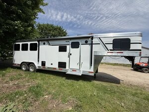 2026 3 HORSE SLANT GN W/ 9 FT LQ, WHITE, 14000GVWR 