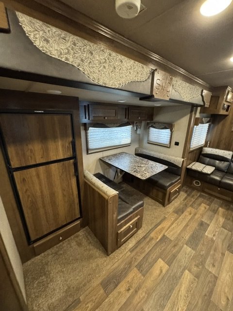 2021 USED 4H LQ, ALUMINUM, WHITE, 