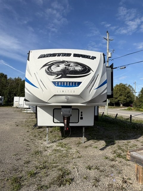 2019 USED TRAVEL TRAILER, 