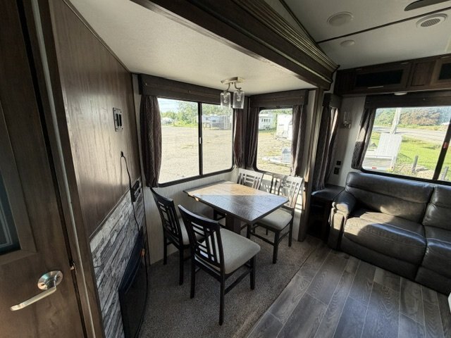 2019 USED TRAVEL TRAILER, 