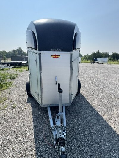2016 USED HORSE TRAILER BP,