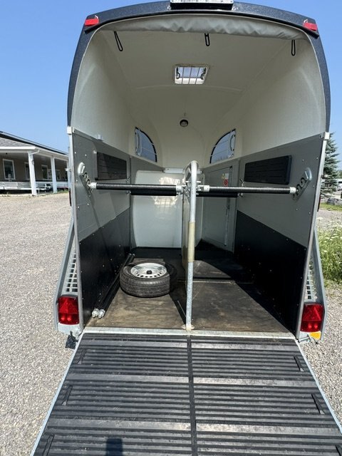 2016 USED HORSE TRAILER BP, 