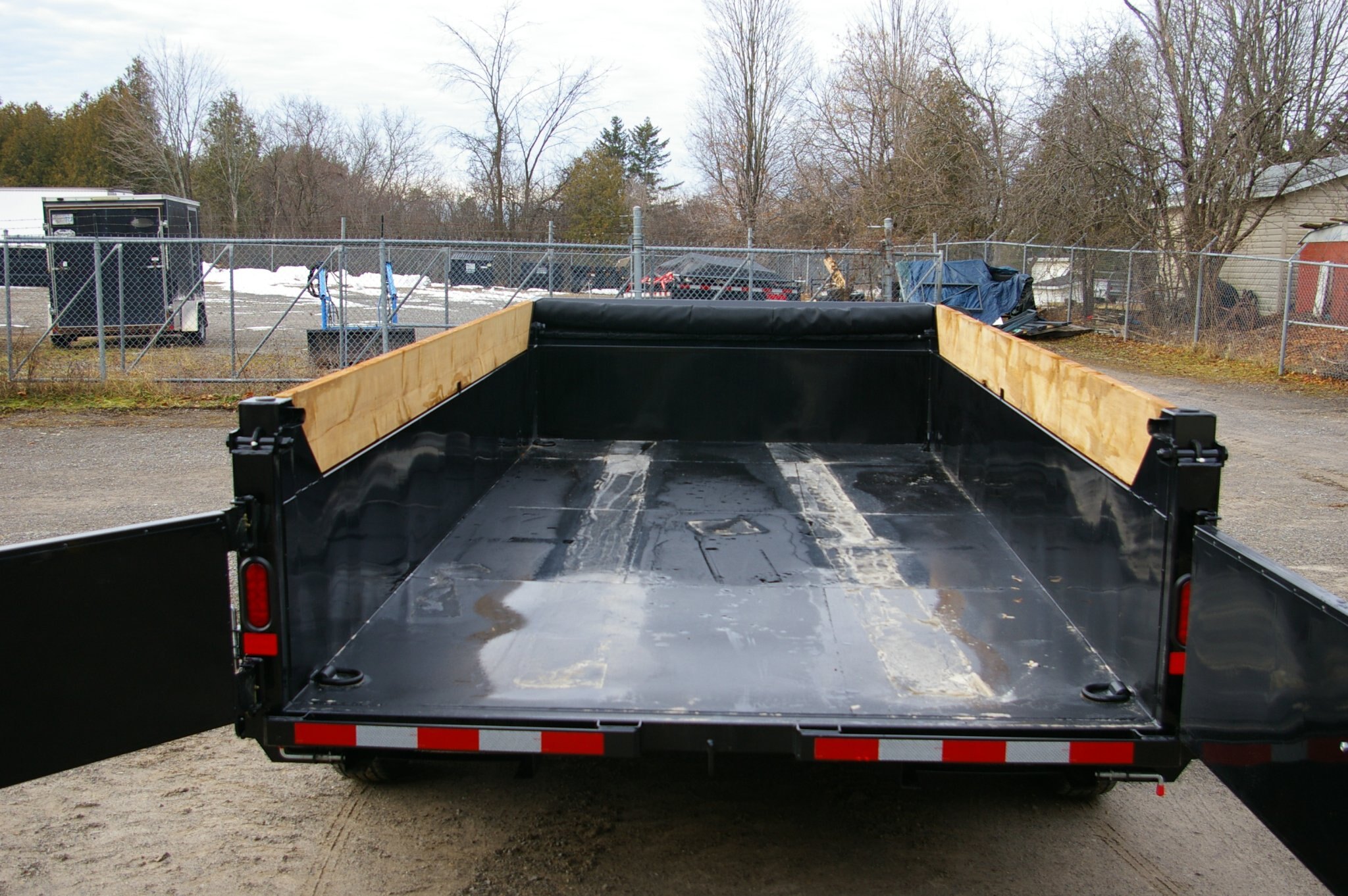 2027 83X14 DUMP TRAILER, TANDEM AXLE, STEEL, BLACK, 15119GVWR 
