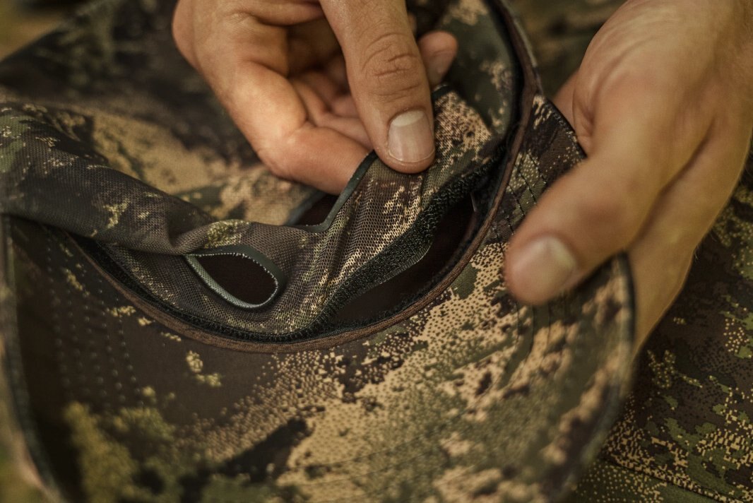 DEER STALKER CAMO CAP W/MESH