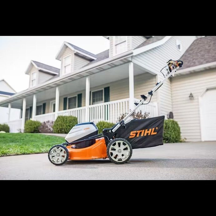 STIHL RMA 460 LAWN MOWER 18 SET W/AK 30 BATTERY/CHARGER