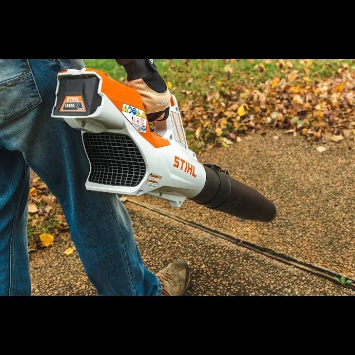 STIHL BGA 60 SET W/AK 30 BATTERY AL 101 CHARGER