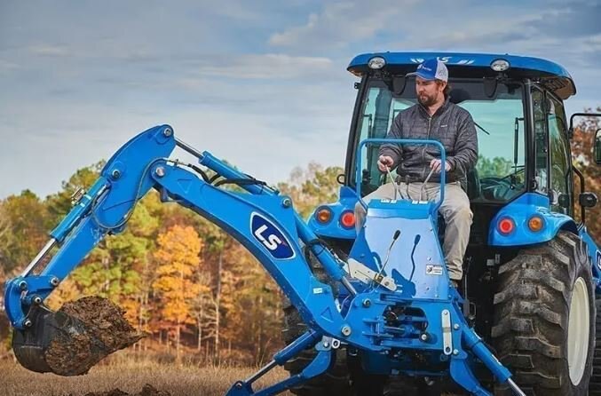 LS Tractor LB1104 BACKHOES