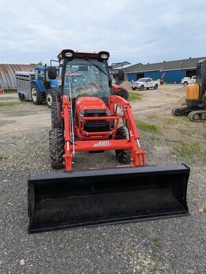 Kioti DK4220SE HST Cab