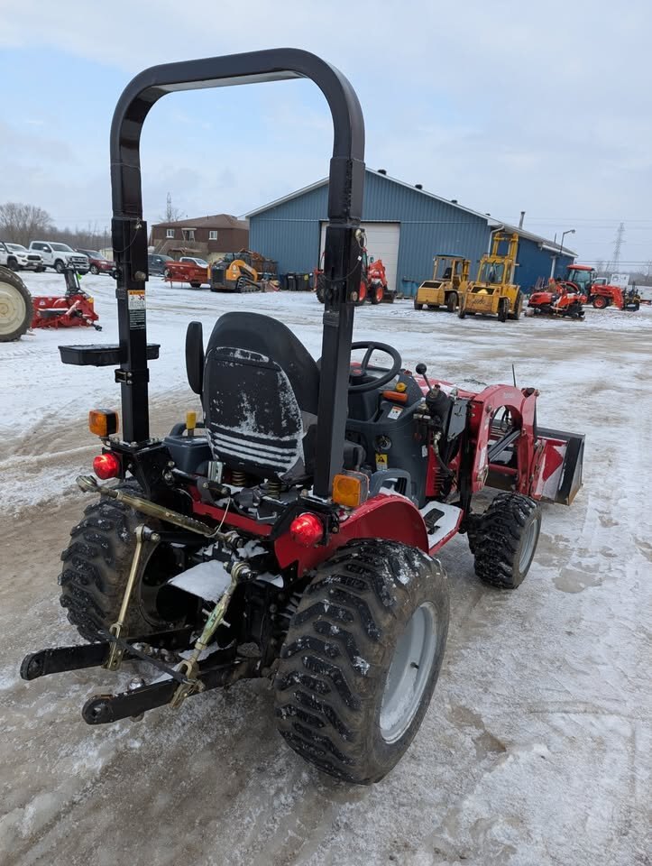 2020 Mahindra EMAX25