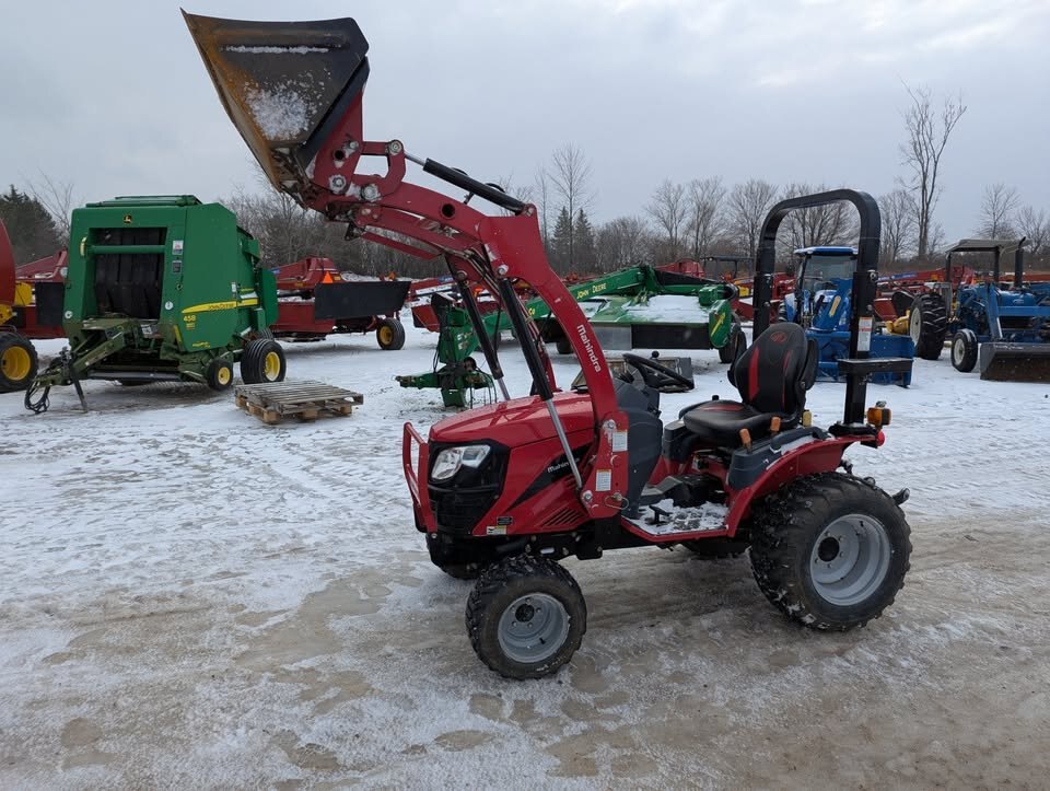 2020 Mahindra EMAX25