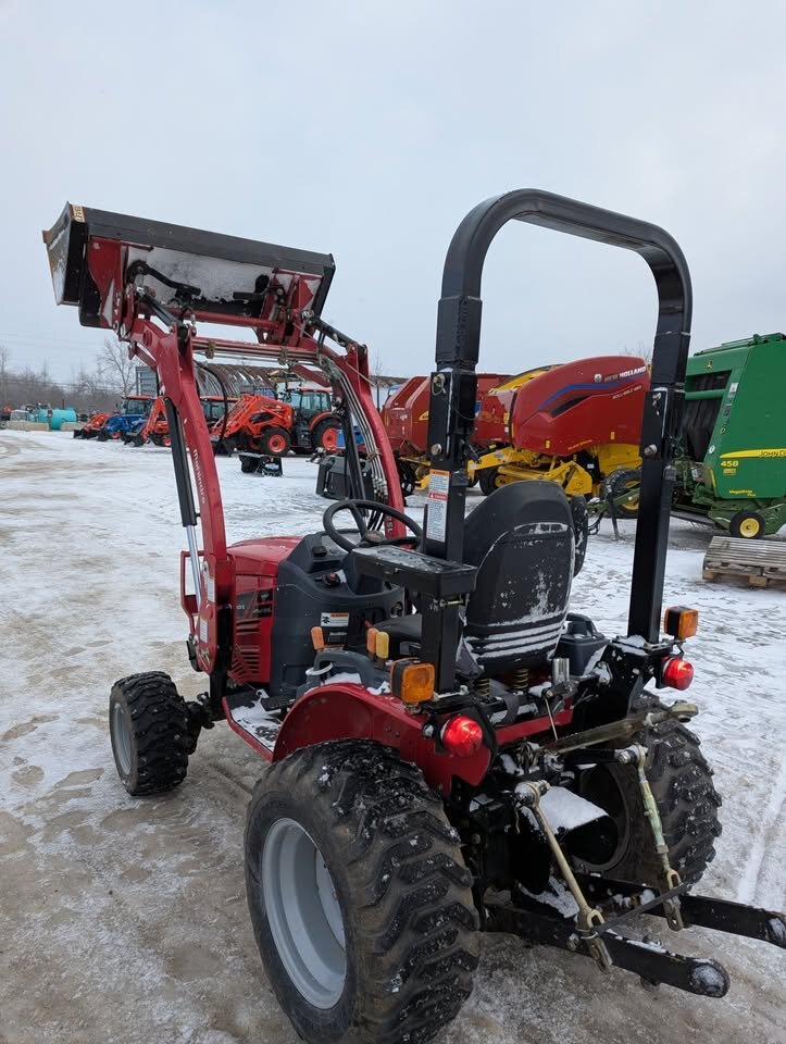 2020 Mahindra EMAX25