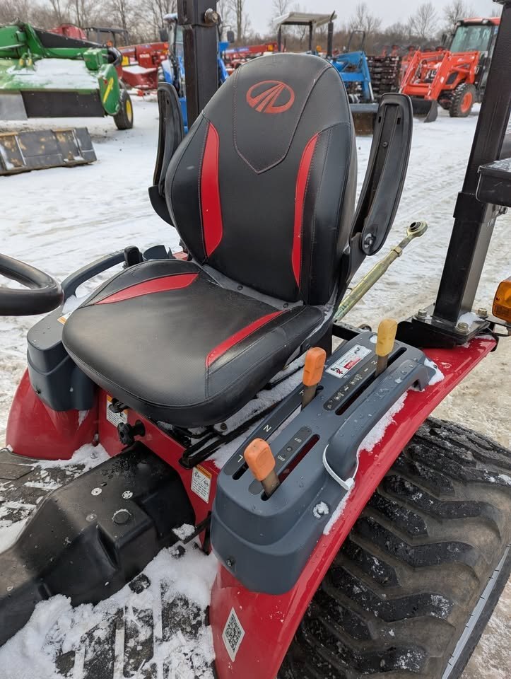 2020 Mahindra EMAX25