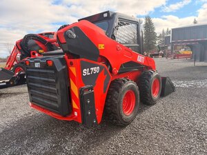2025 Kioti SL750