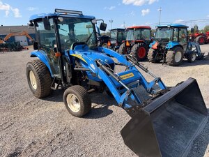 2011 NEW HOLLAND BOOMER 3045