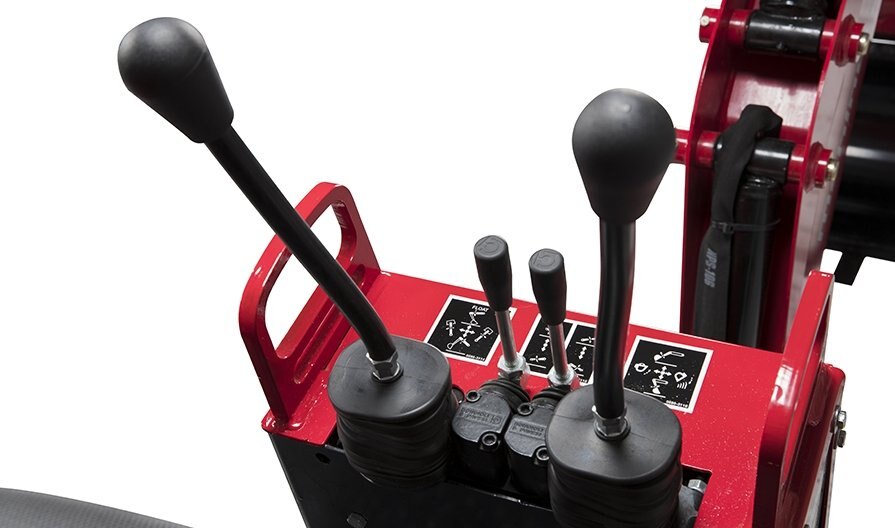 Mahindra 1635 Shuttle Shift w/loader & industrial tires