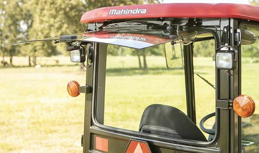 Mahindra 1640 Cab w/Loader & Industrial Tires