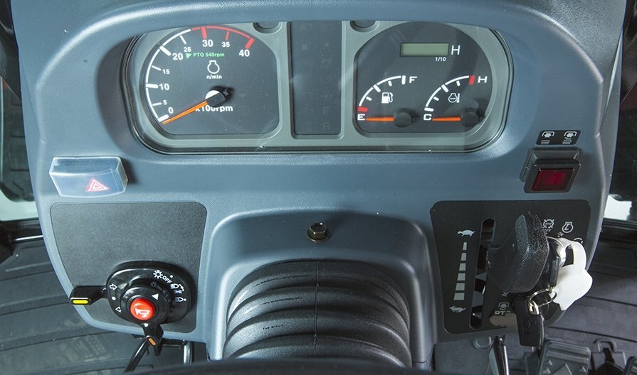 Mahindra 2638 HST Cab