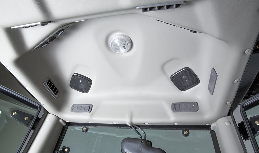 Mahindra 2638 HST Cab