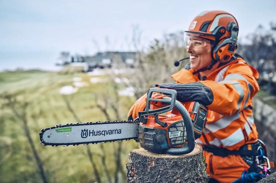 Husqvarna T542i XP® G Rearhandle No battery / No Charger, Bluetooth SKU: 970 64 69 14