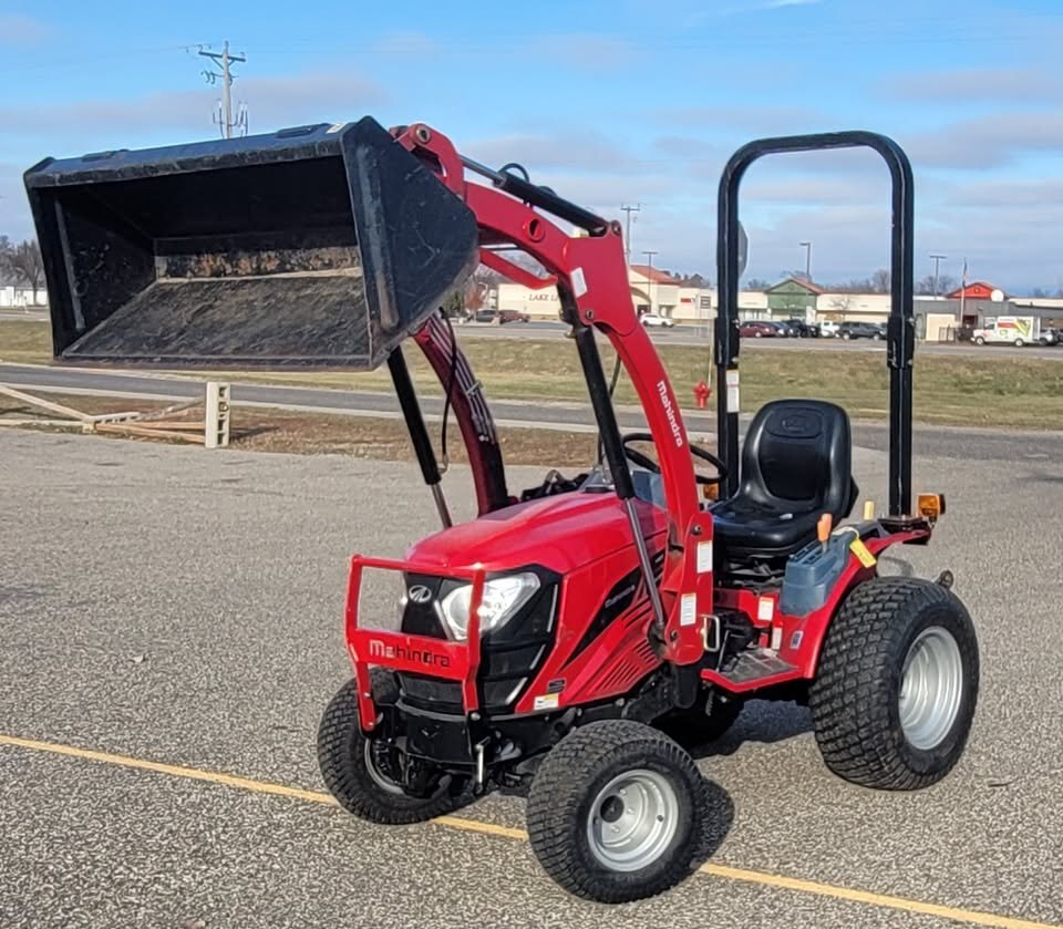 Mahindra eMax 25s HST - USED