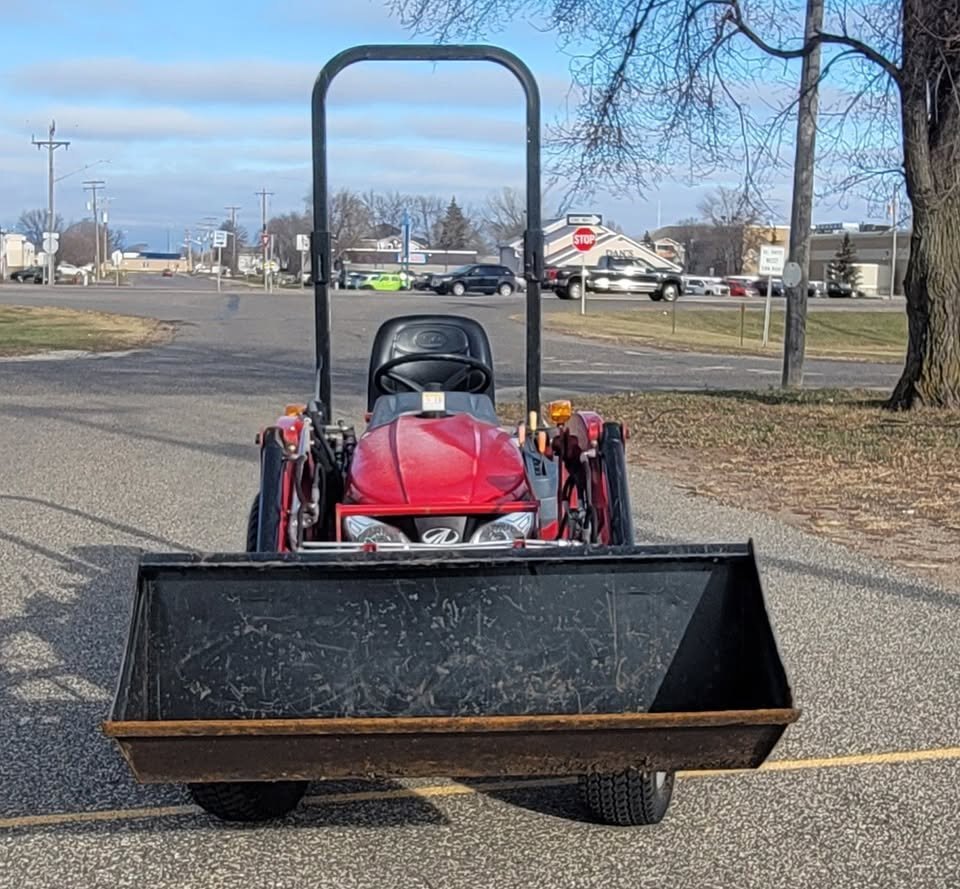 Mahindra eMax 25s HST USED