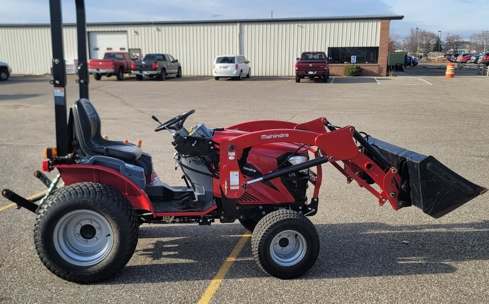 Mahindra eMax 25s HST USED