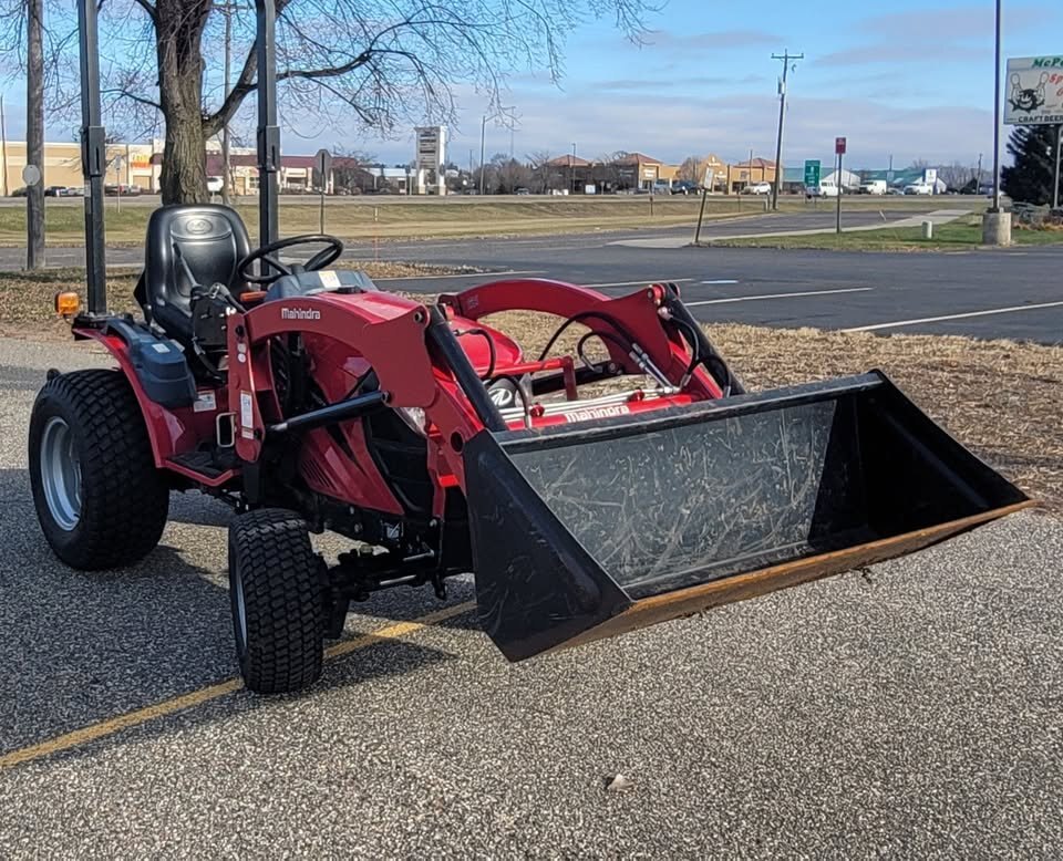 Mahindra eMax 25s HST USED