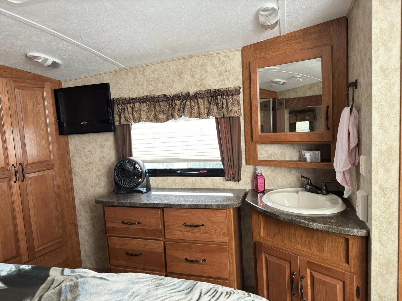 2013 Montana Moutaineer 345DBQ