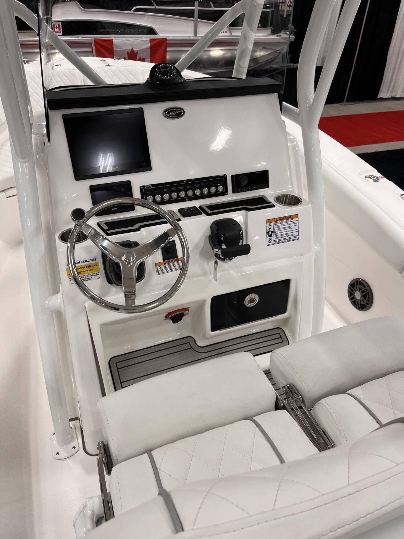 Sea Fox 228 COMMANDER CC with Yamaha 250 and Venture trailer