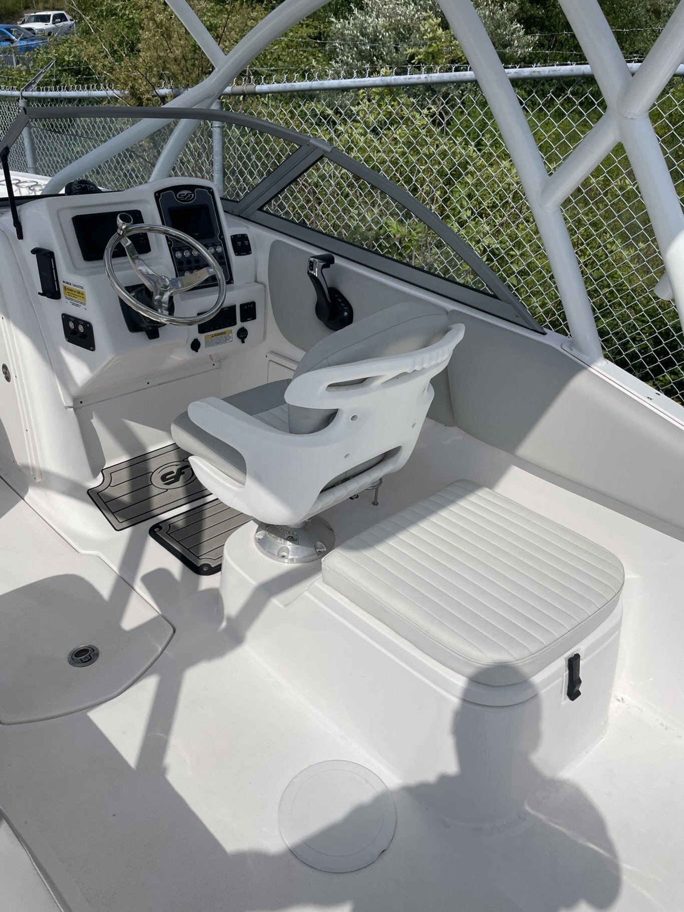 Sea Fox 226 TRAVELER DC with Yamaha 200 and Load Rite Trailer