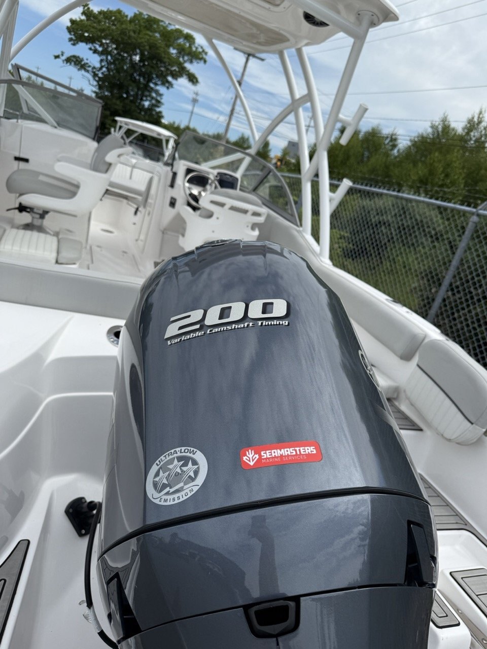Sea Fox 226 TRAVELER DC with Yamaha 200 and Load Rite Trailer