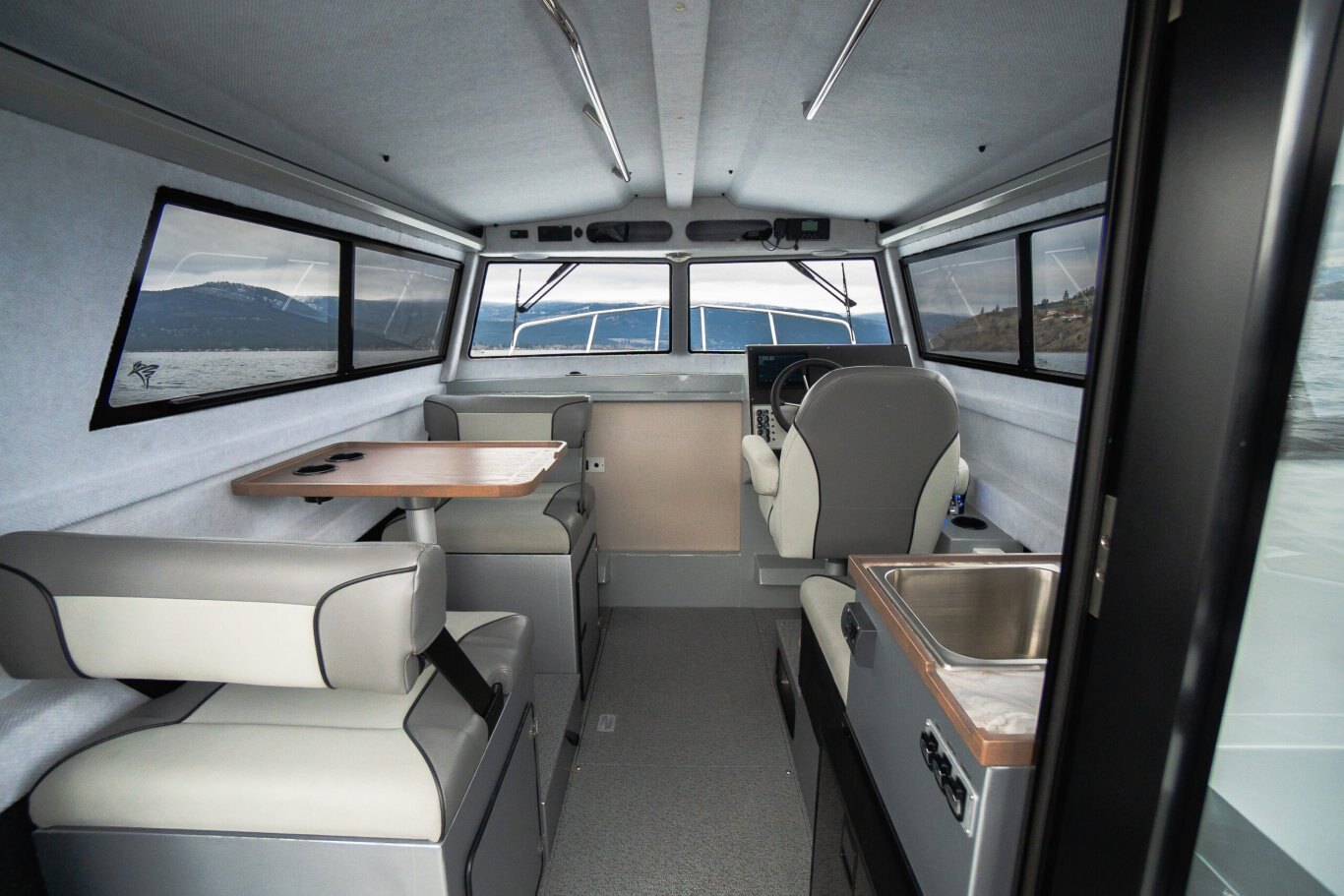 KingFisher 25 XAC with Twin F150XCB