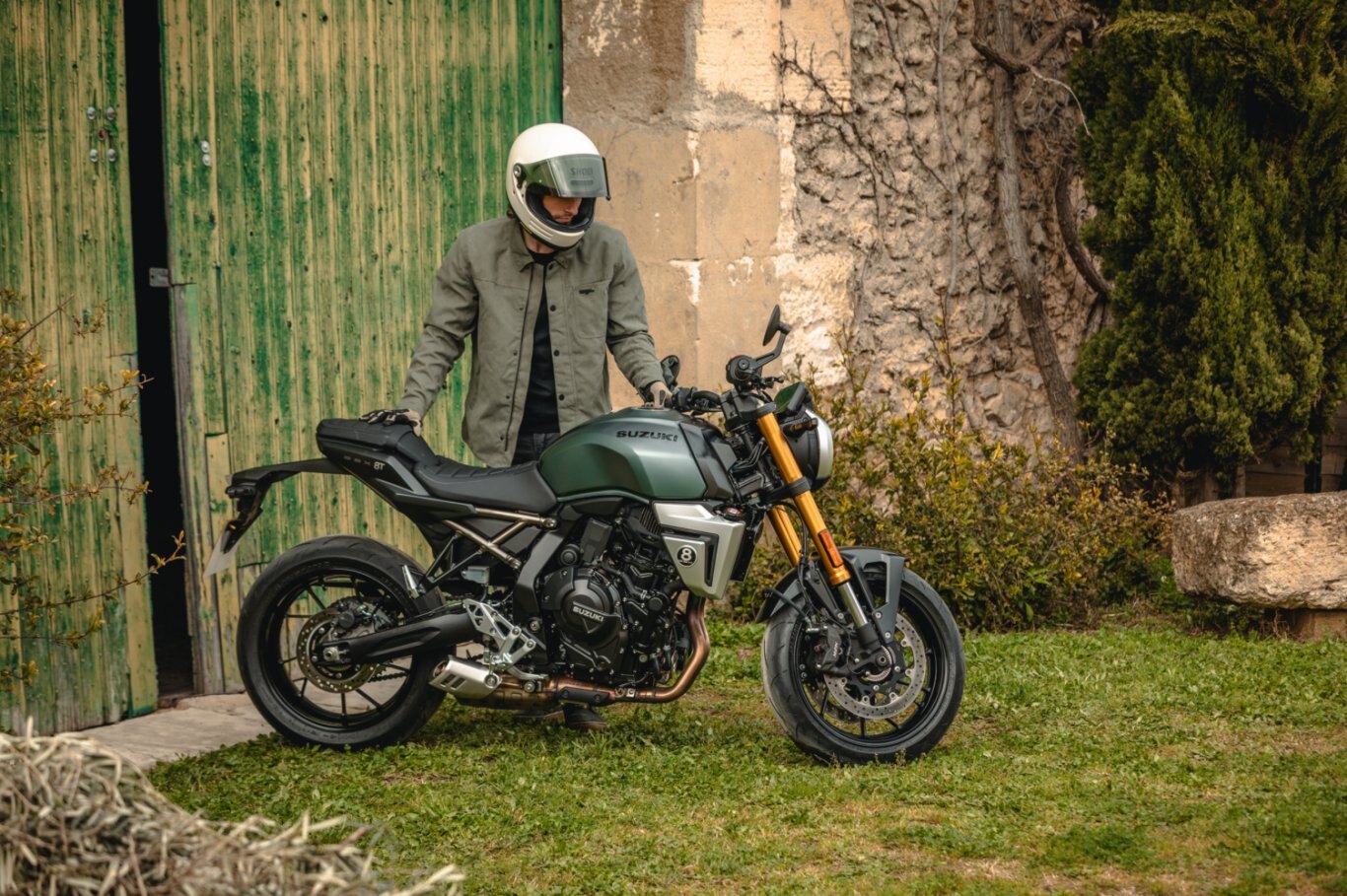 2026 Suzuki GSX 8T Metallic Mat Steel Green (QVP)