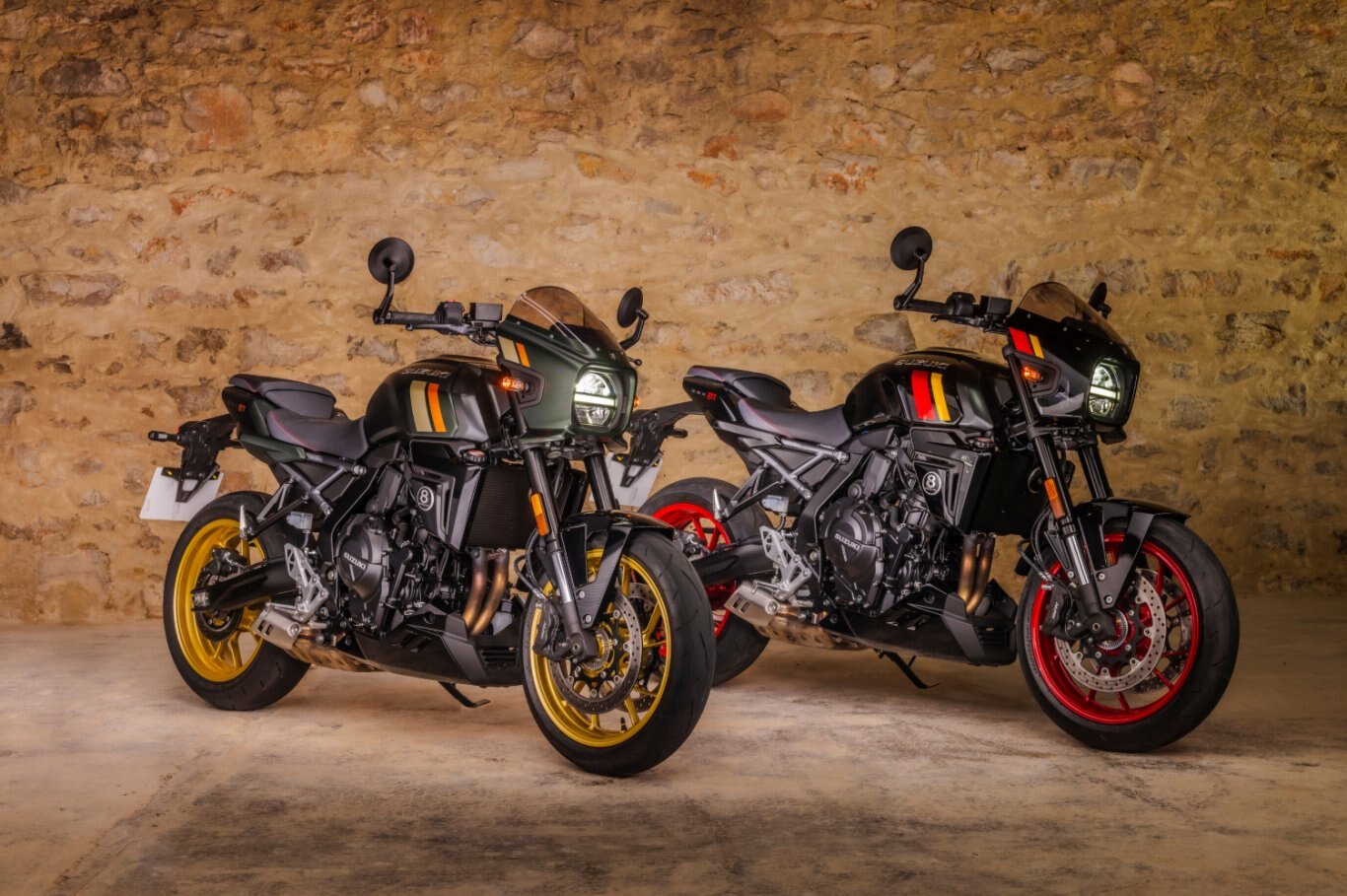 2026 Suzuki GSX 8TT Glass Sparkle Black (YVB)