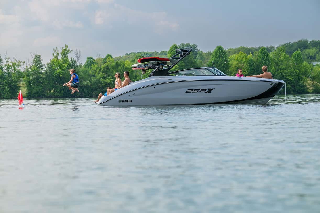 2026 Yamaha 252XE Dolphin Grey