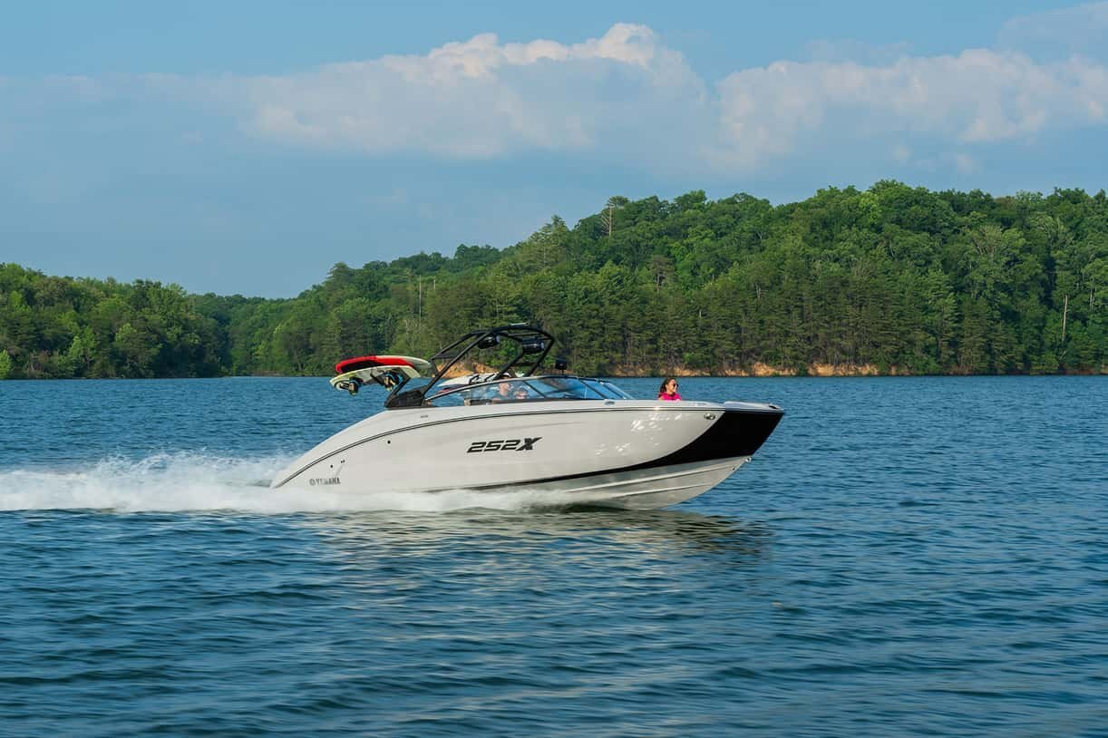 2026 Yamaha 252XE Powder Blue