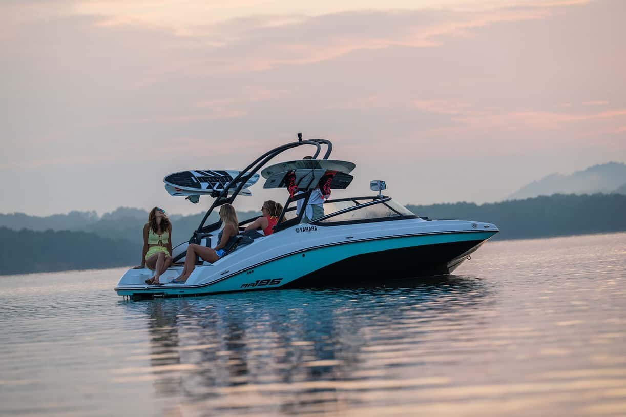 2026 Yamaha AR195 White