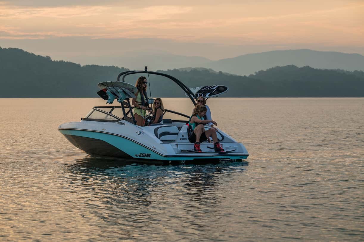 2026 Yamaha AR195 White