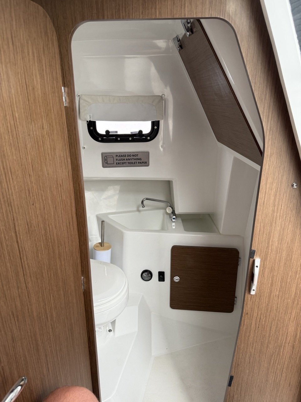 2023 Jeanneau NC 795 SPORT SERIES 2 with Yamaha F250 Outboard