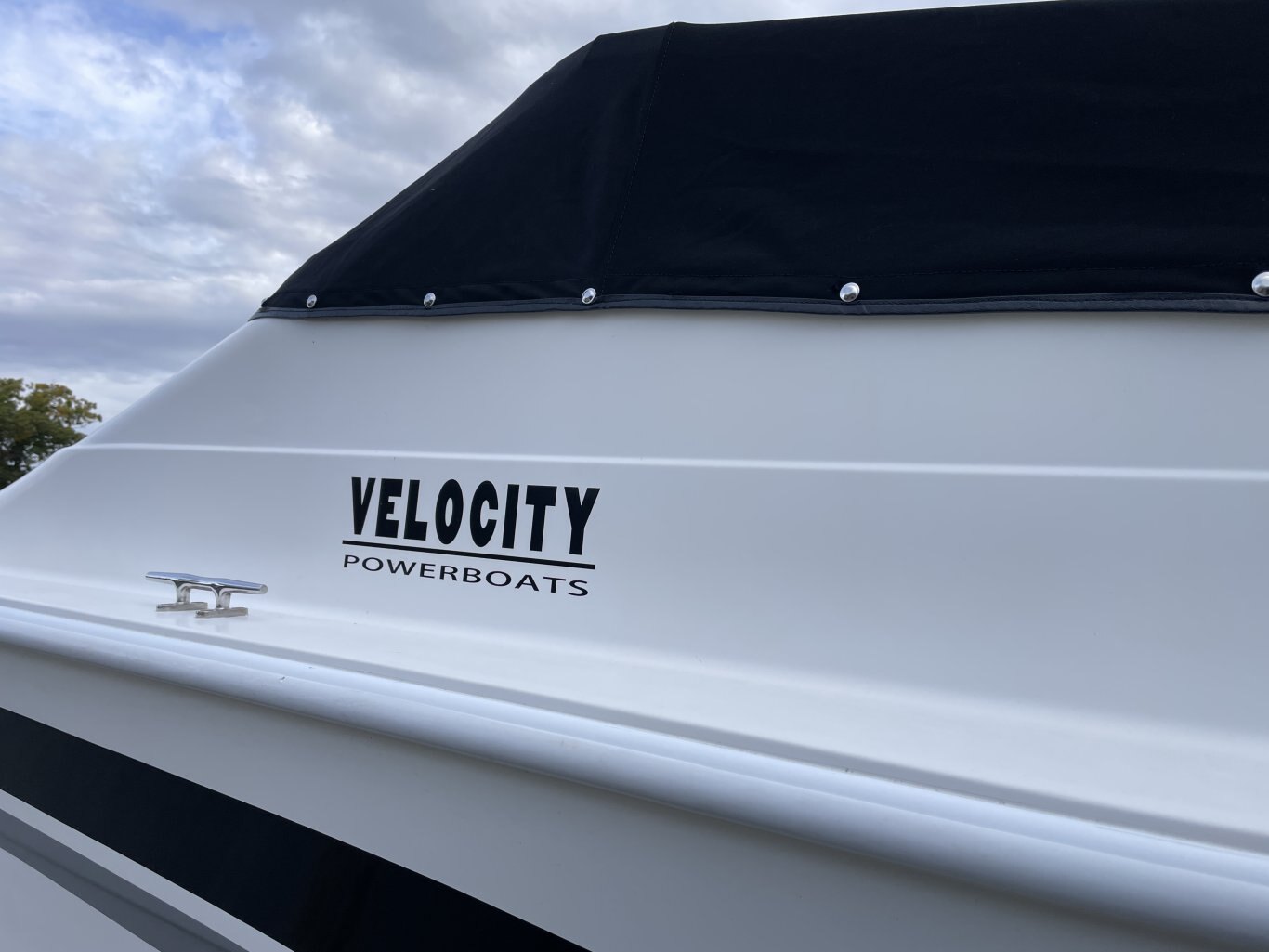 2004 Velocity Powerboats 260 with Mercruiser 496 MAG HO. (134 hours) and Aluminum Trailer