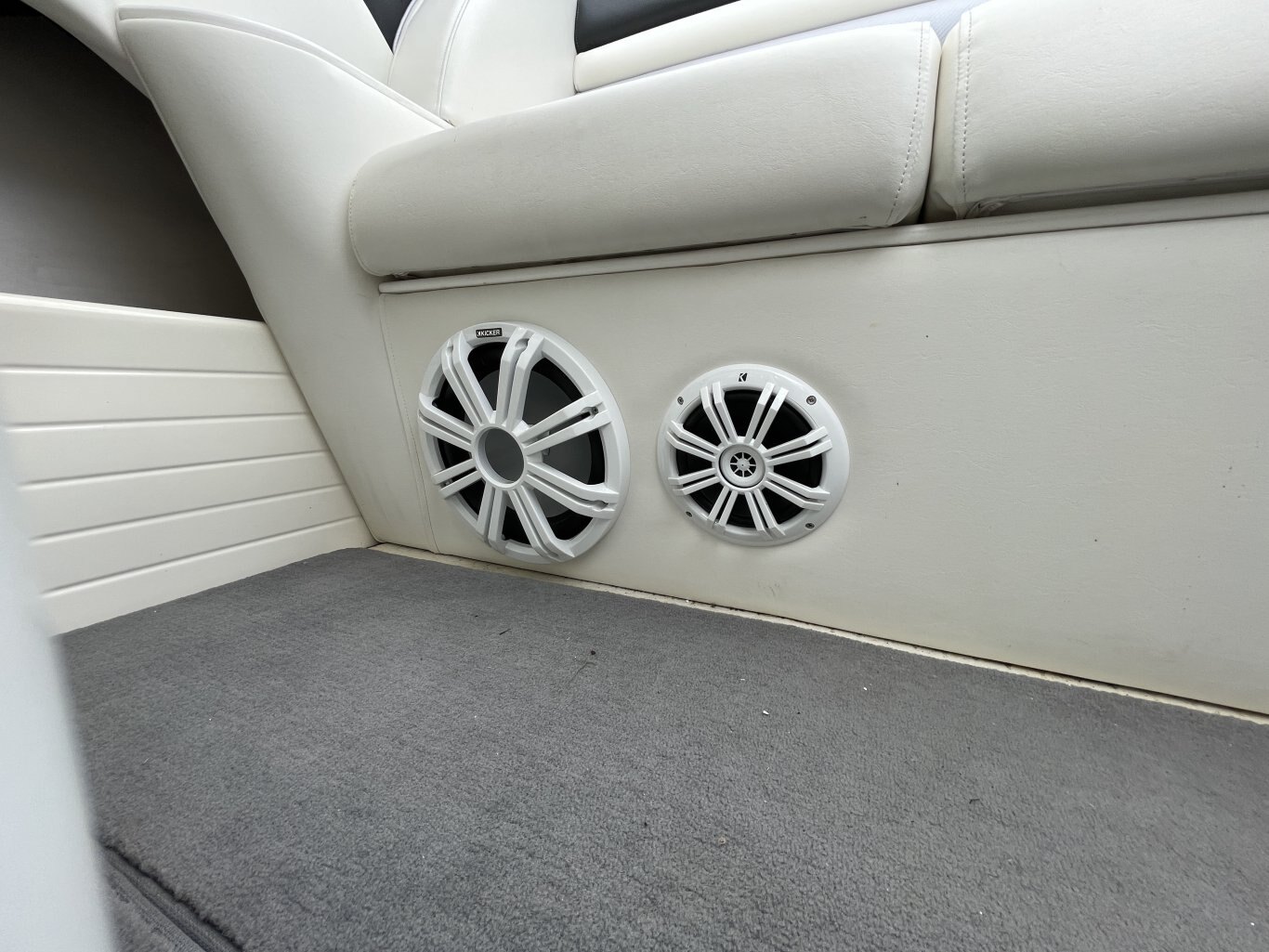 2004 Velocity Powerboats 260 with Mercruiser 496 MAG HO. (134 hours) and Aluminum Trailer