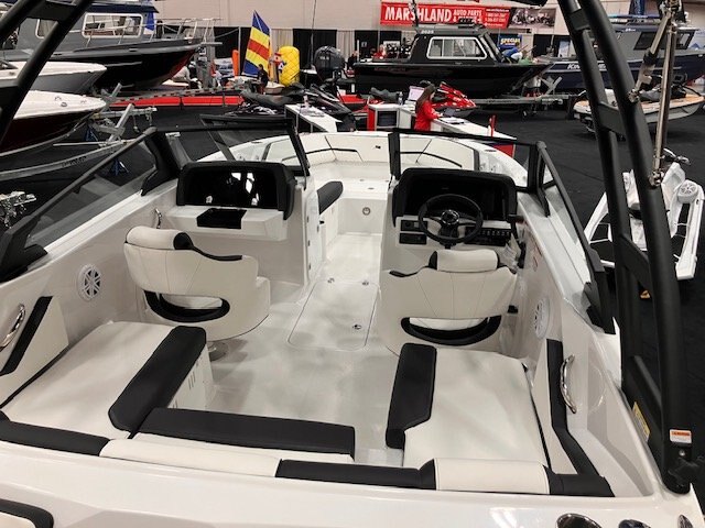 2026 Stingray 20SBX