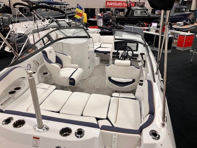 2026 Stingray 211DC