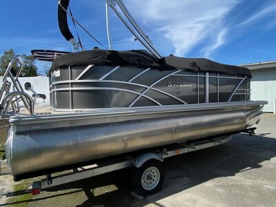 2023 Sylvan 820LZ