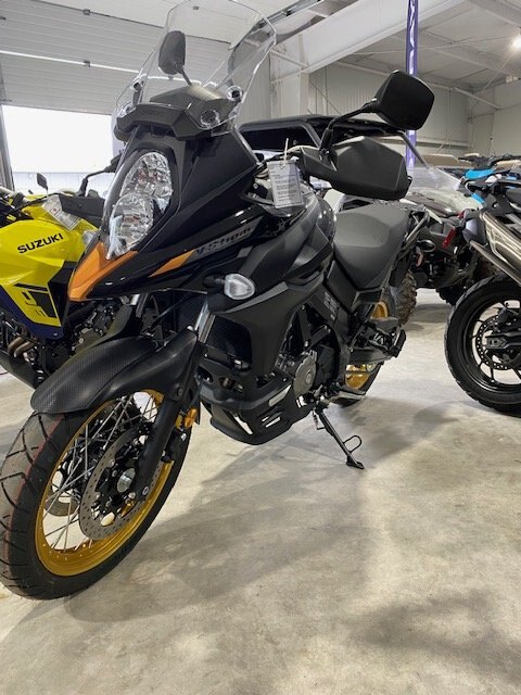 2025 SUZUKI V STORM 650XT
