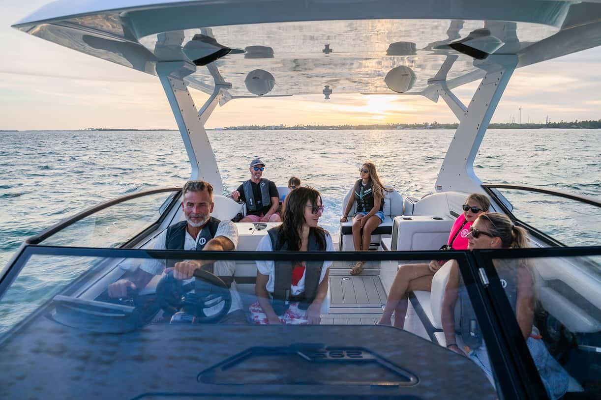2027 Yamaha 295SD Yacht Blue
