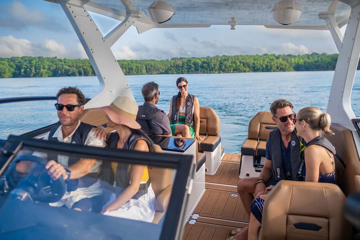 2027 Yamaha 295SD Yacht Blue